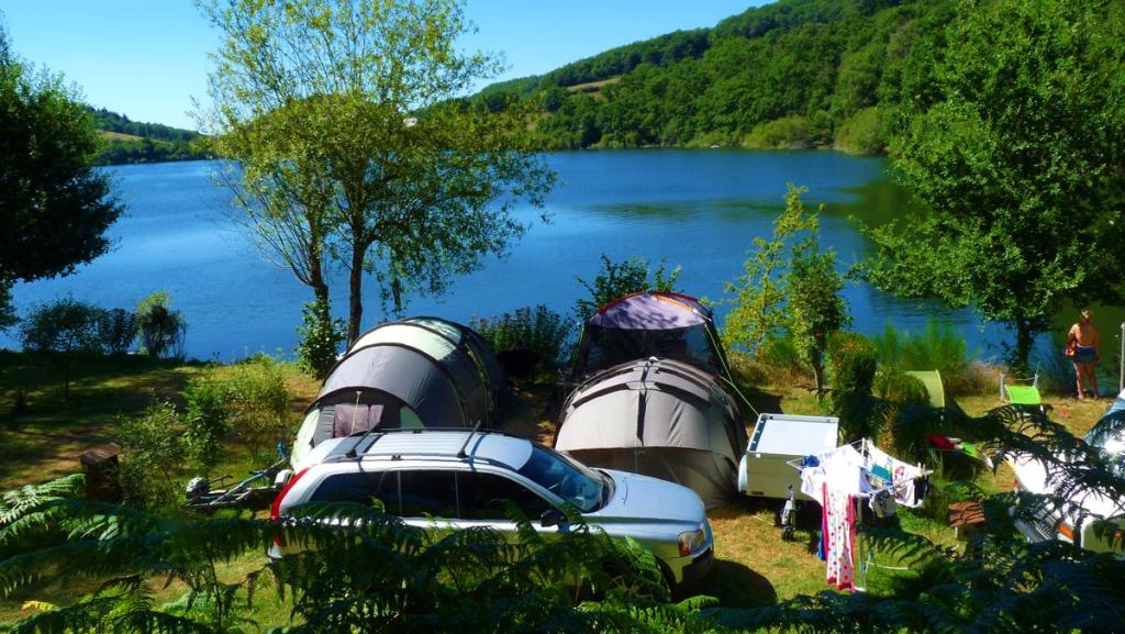 Pitch - Pitch Selves (With Direct Access And View To The Lake)) - Camping LA ROMIGUIERE