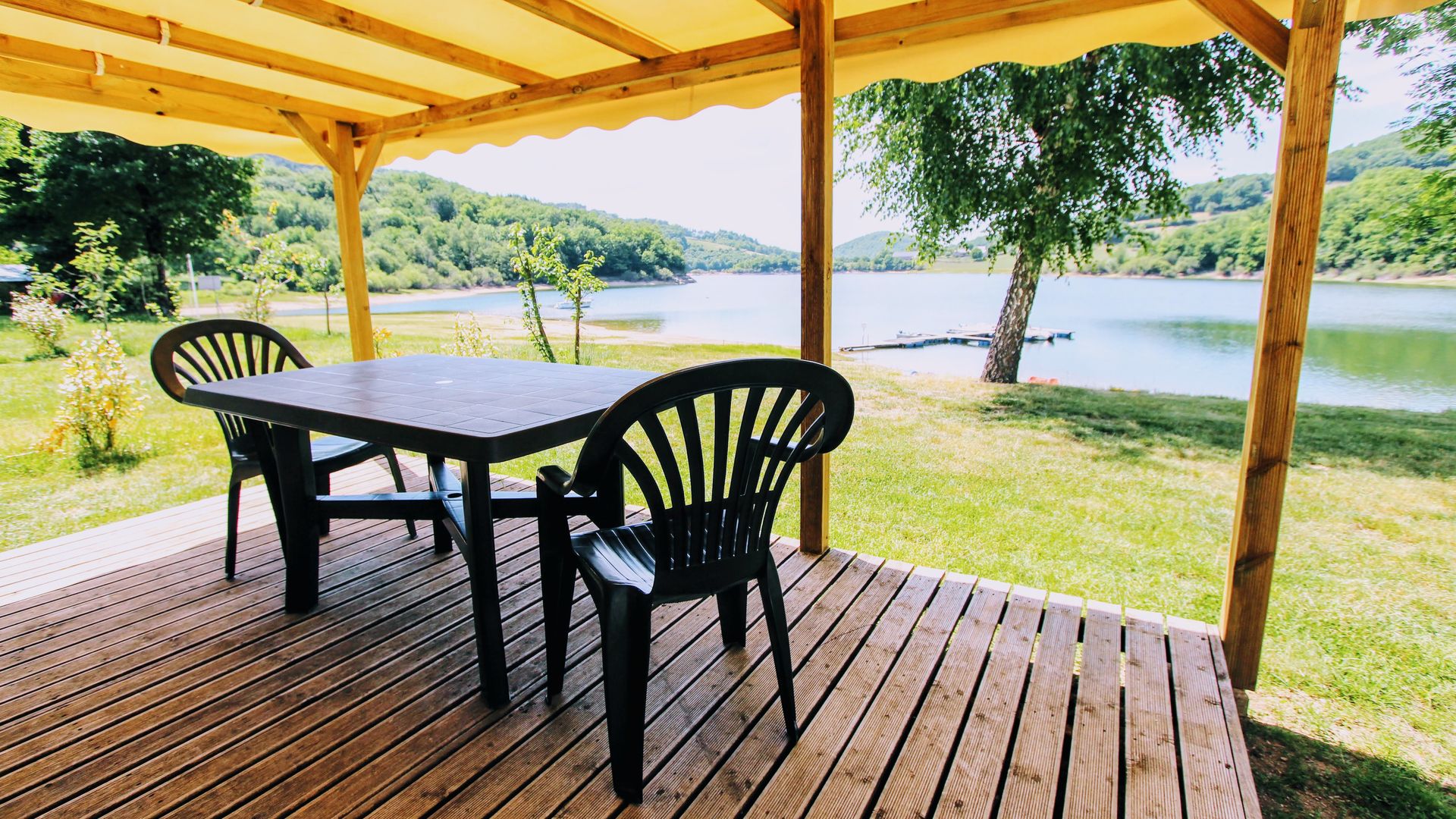 Accommodation - Canvas Bungalow By The Lake - Camping LA ROMIGUIERE