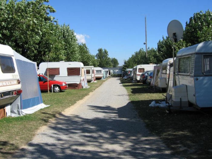 Forfait B : Piazzola/1 Auto/Elettricità 10A