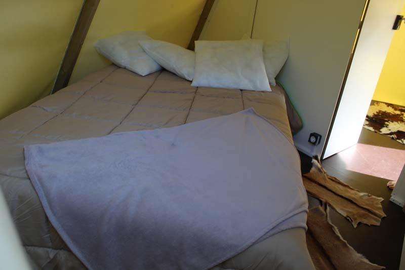 Location - Tipi 4 Pers. - 2 Chambres - Avec Wc Et Sdb - Camping L'Étang du Pays Blanc