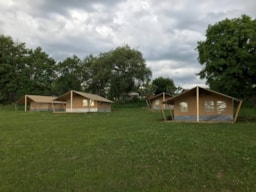 Location - Tente Grand Luxe - Camping La Grappe Fleurie