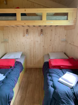 Location - Cabane Lodge Climatisée 2 Chambres - Confort Premium & Full Options - 40M2 (Terrasse Couverte 13M2) - Les Chalets de Fiolles