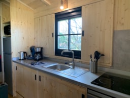 Location - Cabane Lodge Climatisée 2 Chambres - Confort Premium & Full Options - 40M2 (Terrasse Couverte 13M2) - Les Chalets de Fiolles