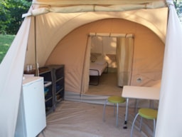 Location - Grande Tente Luxe Karsten Sans Sanitaires (Lits Faits À L'arrivée Sans Supplément) - Camping Le Plô