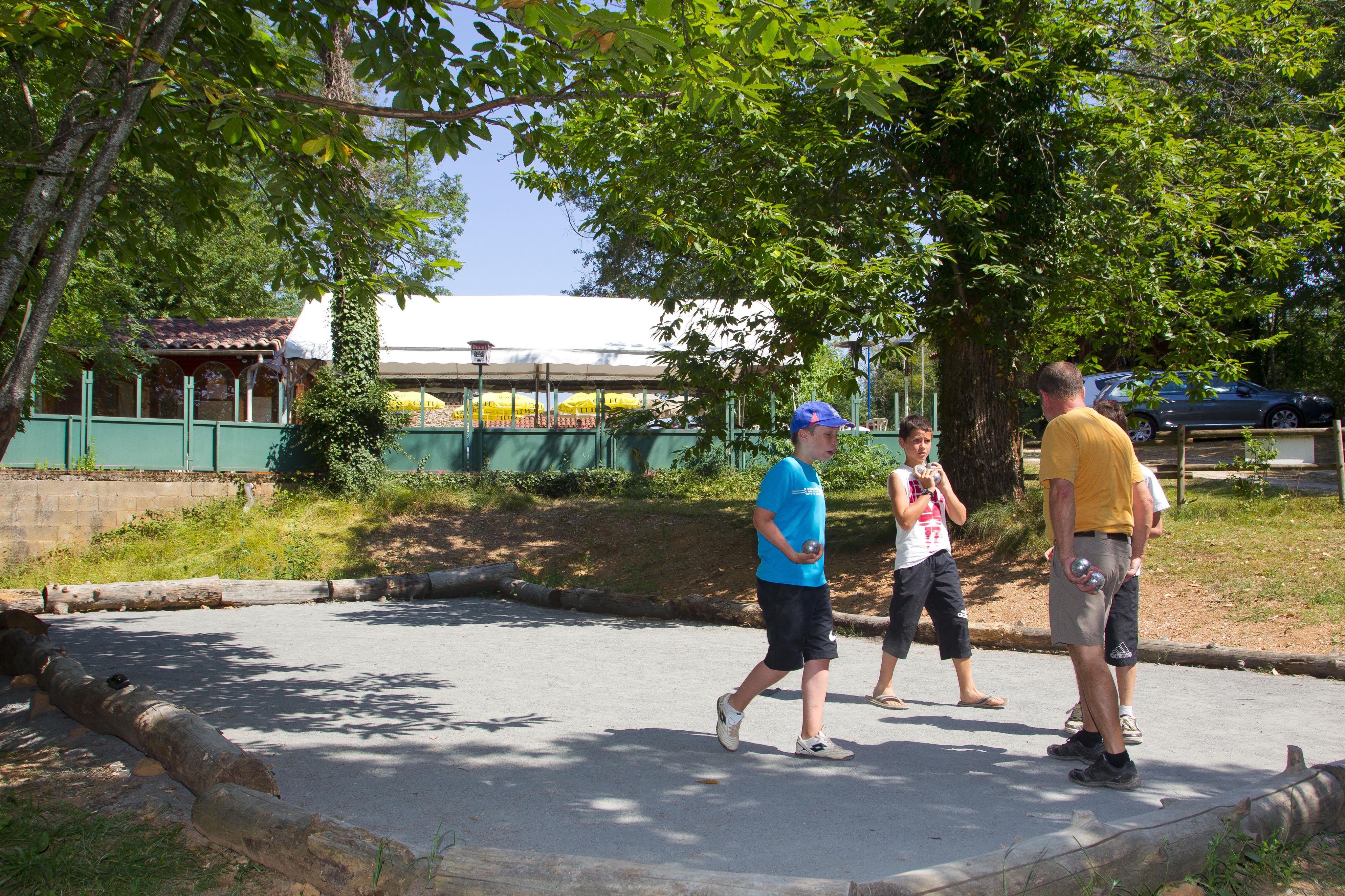Equipe d'accueil Camping Les Monts D'albi - Teillet Equipe d'accueil Camping Les Monts D'albi - Teillet