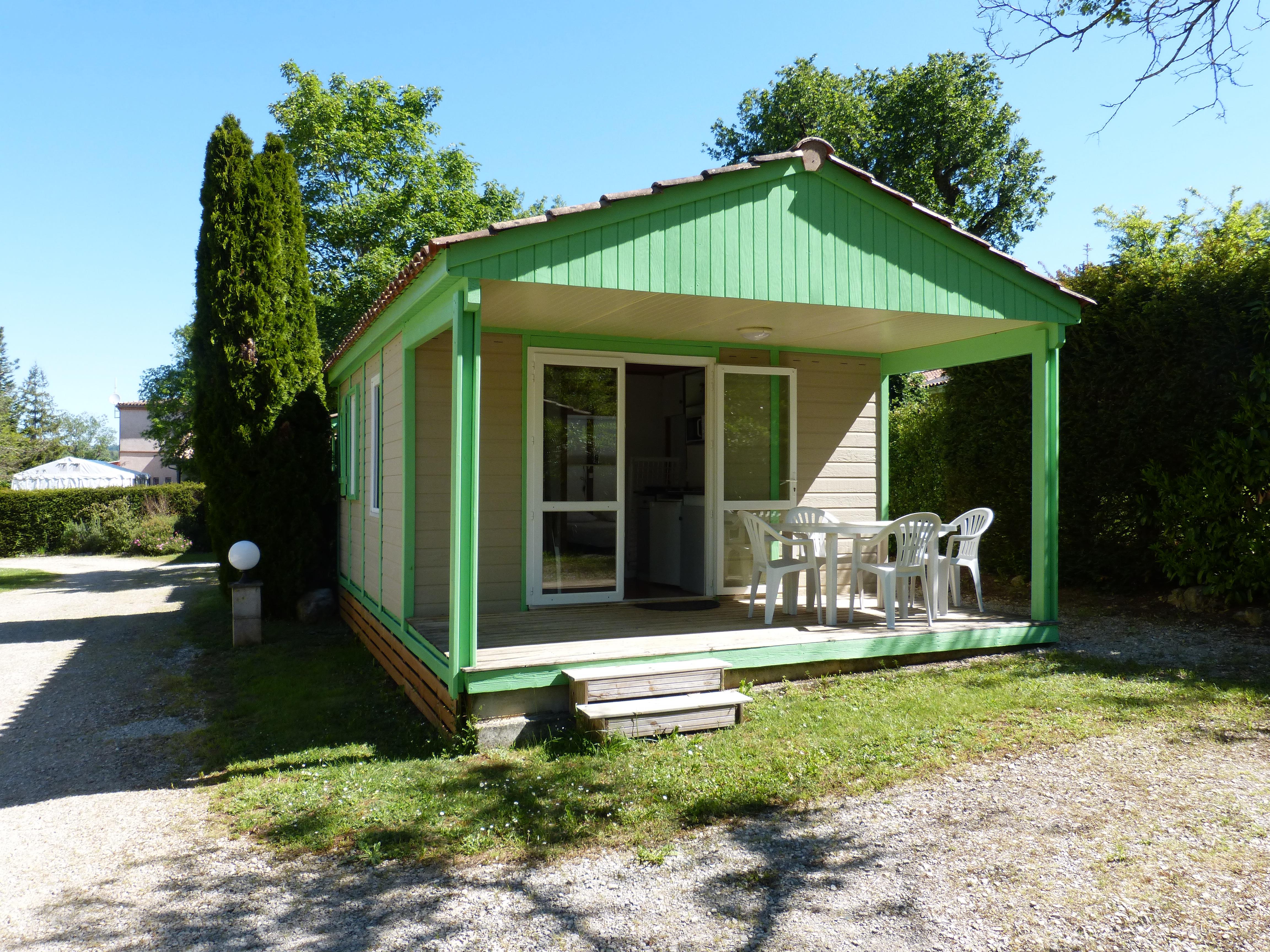 Chalet Mitoyen 22M² - 2 Chambres + Terrasse Couverte 10M² Chalet Mitoyen 22M² - 2 Chambres + Terrasse Couverte 10M²