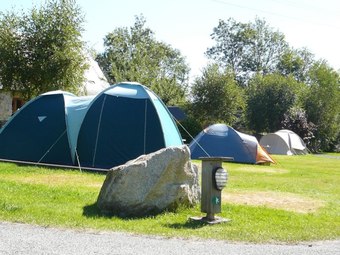 Forfait : Emplacement 1 Pers Forfait : Emplacement 1 Pers