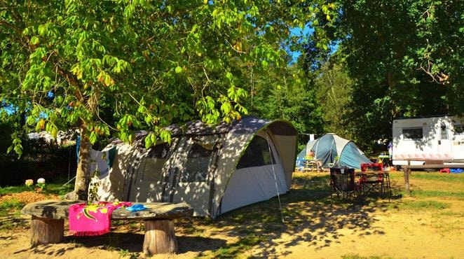 Parcela Nature (Tienda, Caravana, Autocaravana / 1 Coche)