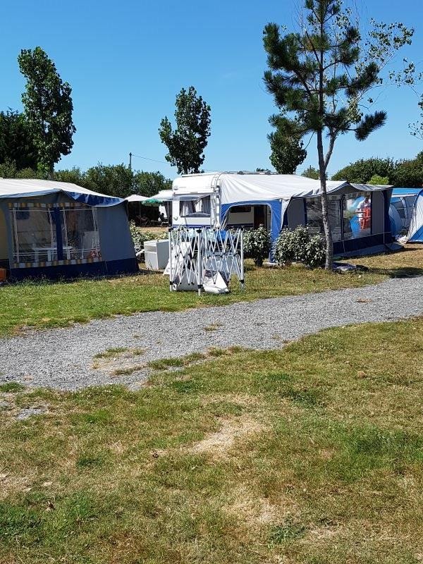 Forfait Confort / Coche / Tienda / Caravana O Autocaravana / Electricidad 16A