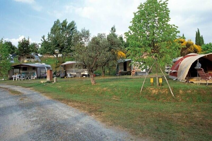 Piazzola Piccola Tenda O Roulotte 10/40 M² Piazzola Piccola Tenda O Roulotte 10/40 M²
