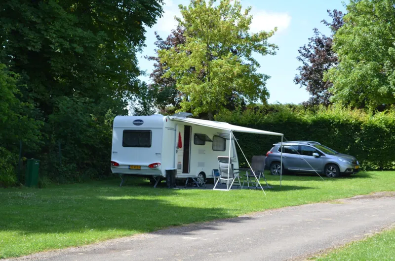 Forfait Curistes 2 Personnes/21 Nuits En Emplacement Avec Électricité, Une Voiture + Une Caravane Ou Un Camping-Car (Animal Domestique Compris)