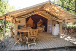 Location - Nature - Tente Cabanon 25M² - 2 Chambres - Sans Sanitaires - Camping La Grangeonne Location - Nature - Tente Cabanon 25M² - 2 Chambres - Sans Sanitaires - Camping La Grangeonne