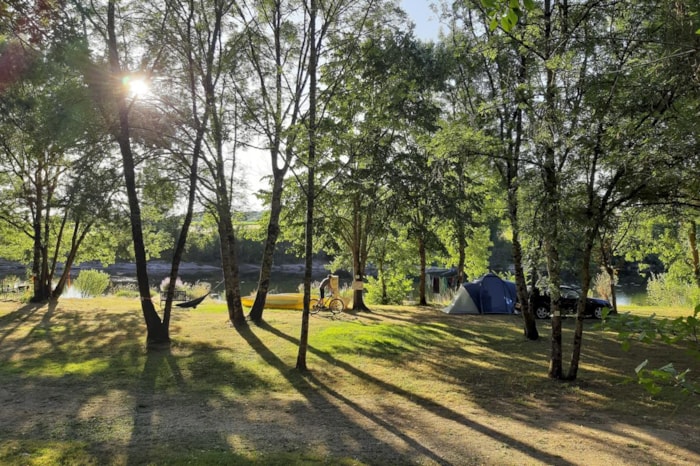 Pitch River For Tent From 80 Up To 125M2. Extra, Transition Area To The River.