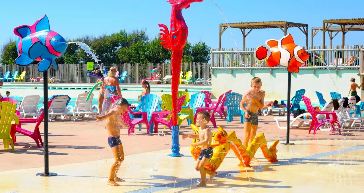 Parc aquatique du camping les Méditerranées à Marseillan