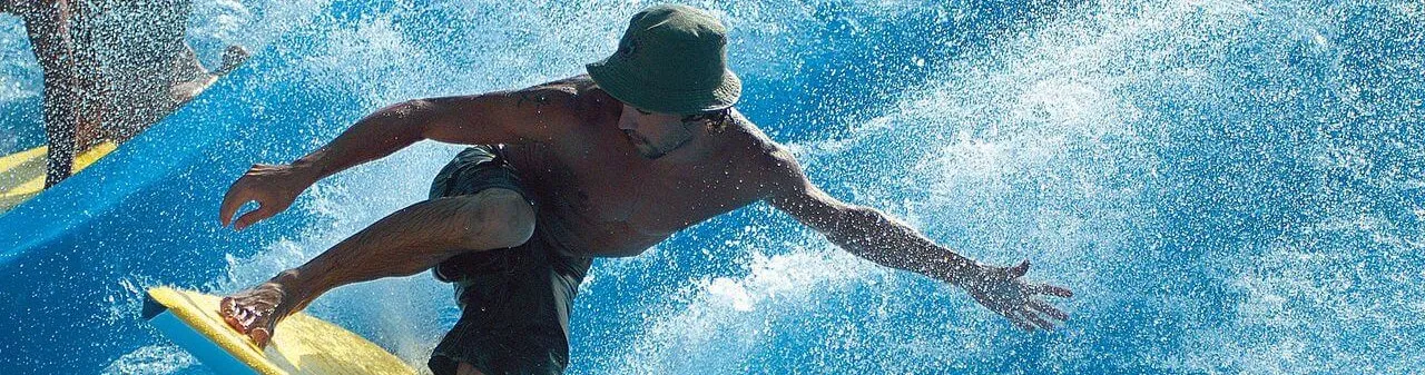 Vacaciones en familia en un camping con piscina y toboganes de Cataluña