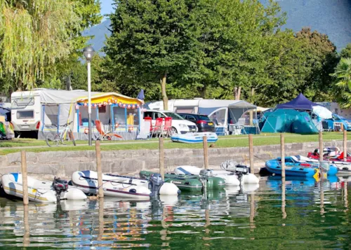 Camping in den Schweizer Alpen - CampingDirect