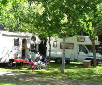 stellplätze für wohnwagen und wohnmobil