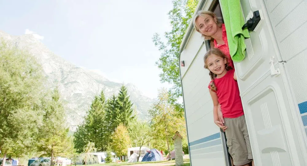 Camping Val d'Aoste caravane famille