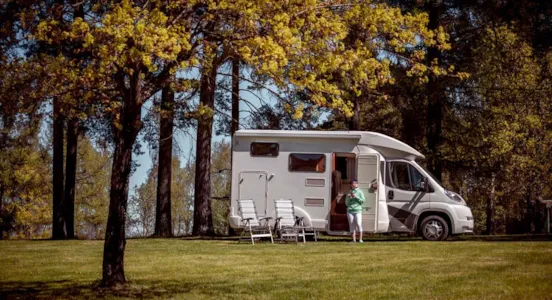 Nos offres exclusives pour le Black Friday en emplacement - CampingDirect - Image n°1