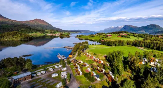 Camping Luz-Saint-Sauveur - CampingDirect - Image n°2