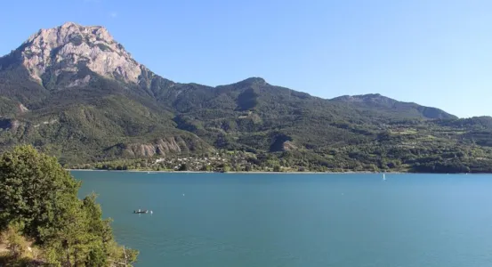 Camping Lac de Serre Ponçon - CampingDirect - Image n°1