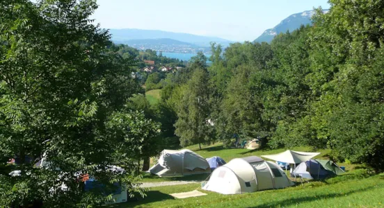 Camping Doussard - CampingDirect - Image n°1