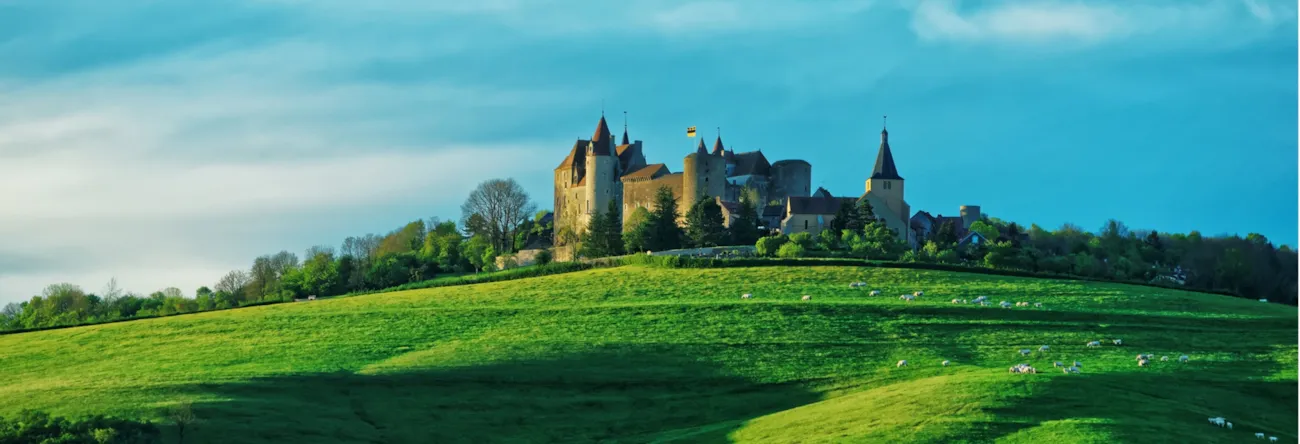 Festung Chateauneuf im Tal der Côte d'Or im Departement Burgund in Frankreich