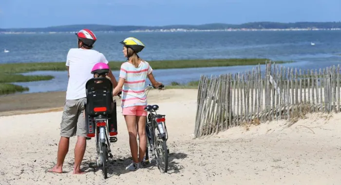 Camping en Charente-Maritime avec accès direct à la mer - CampingDirect - Image n°2