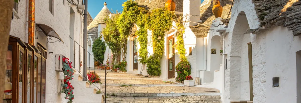 Rundhäuser, die sogenannten Trulli, von Alberobello in Apulien, Italien