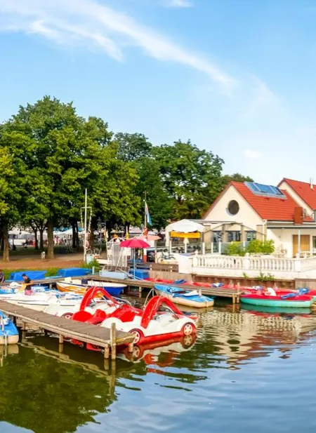 Häuseransicht am Steinhuder Meer in Deutschland