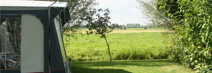 Naturfoto mit Zelt und Horizont