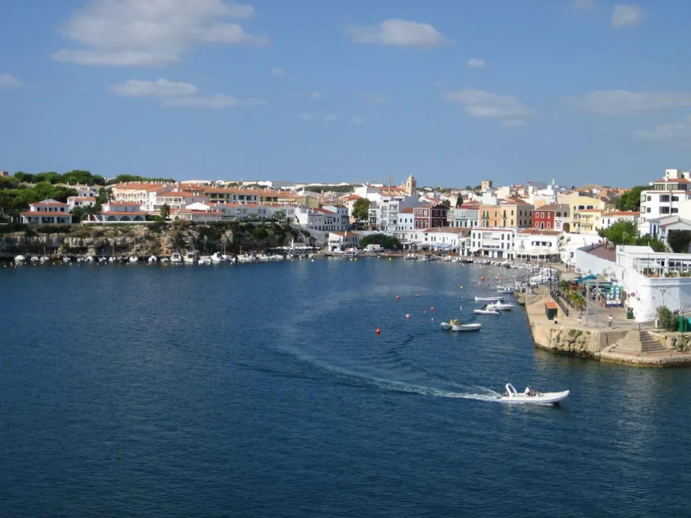 Küstenort auf Menorca