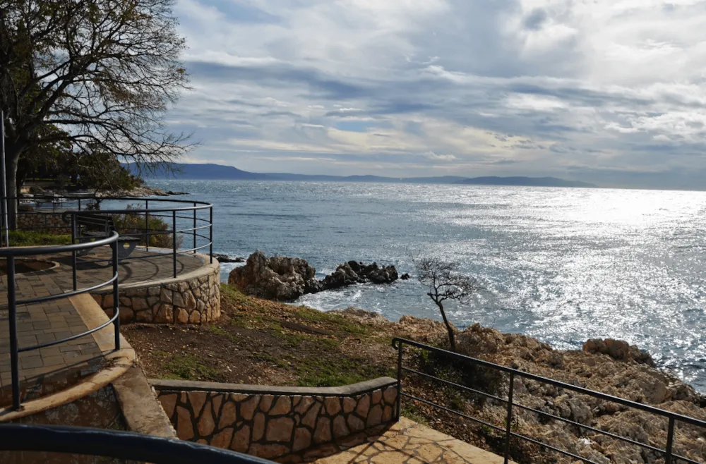 Kroatische Bucht im herbstlichen Licht