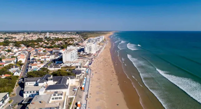 Camping Saint-Gilles-Croix-de-Vie - CampingDirect - Image n°2