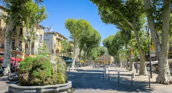 Camping Aix-en-Provence - CampingDirect - Image n°1