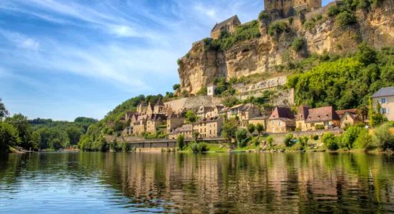 Vakantie op een camping aan het water in Europa - CampingDirect - Afbeelding n°1