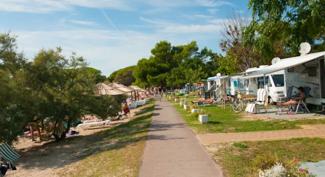 Camping Quinson - CampingDirect