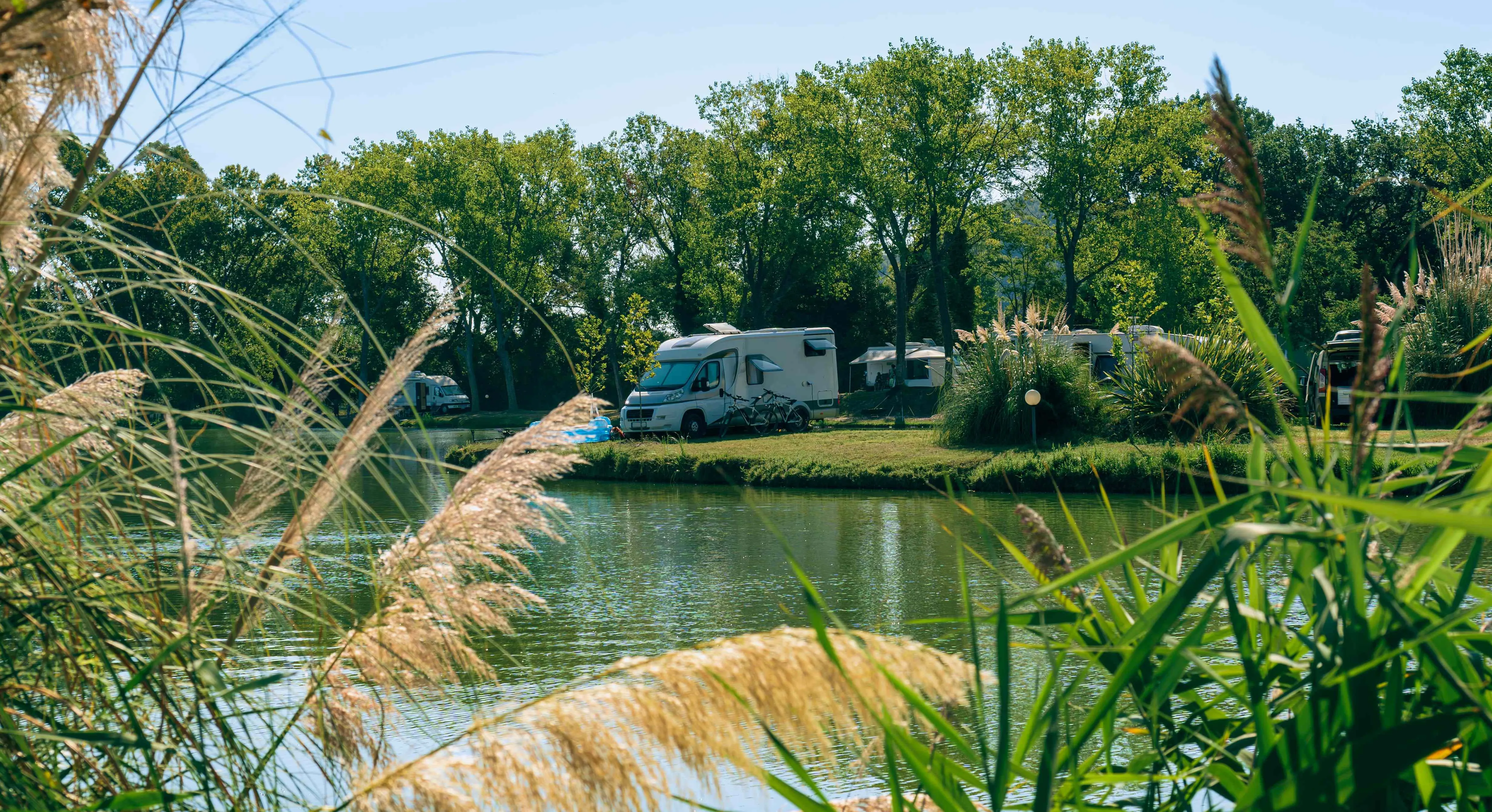 Alienor Riviere Camping Ariège Bord De Rivière – LXAYR