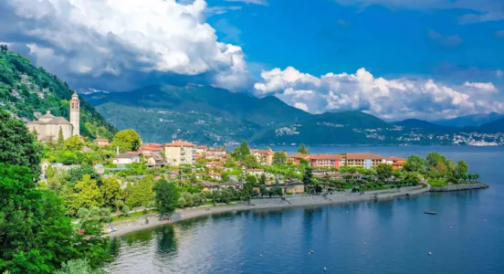 Camping aan het Lago Maggiore - CampingDirect - Afbeelding n°1