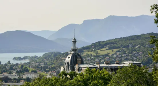 Camping at Chambéry and the Lac du Bourget - CampingDirect - Image n°1