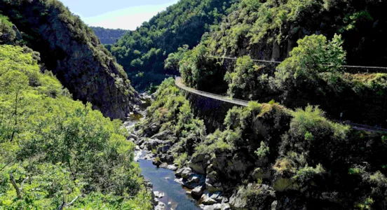 Camping Vallée du Doux - CampingDirect - Image n°1