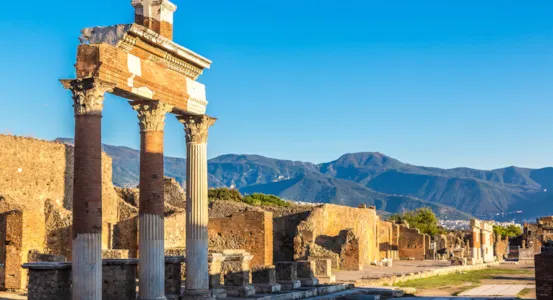 Camping Pompéi - CampingDirect - Image n°1