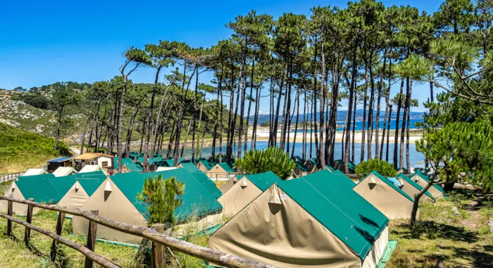 Kleine camping aan de Costa Brava - CampingDirect - Afbeelding n°2