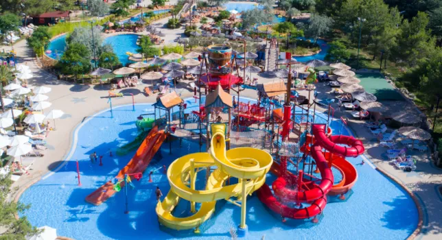 Camping en Cataluña con parque acuático - CampingDirect - Imagen n°2