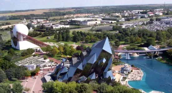 Camping in Vienne - CampingDirect - Afbeelding n°1