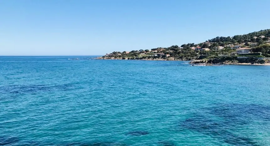 Au Paradis Des Campeurs : Vacances Au Camping Entre Mer Méditerranée Et Forêt - CampingDirect - Image n°2