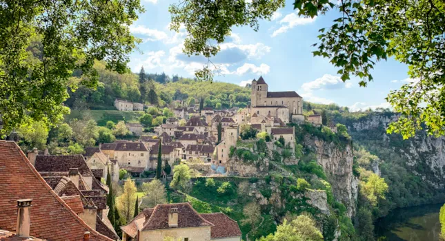 Campingplads Saint-Cirq-Lapopie - CampingDirect