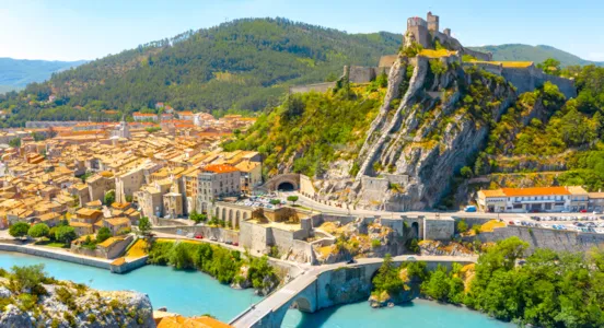 Camping sur la Côte d'Azur en bord de mer  - CampingDirect - Image n°1