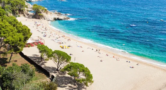 Camping con parque acuático en la Costa Brava - CampingDirect - Imagen n°1