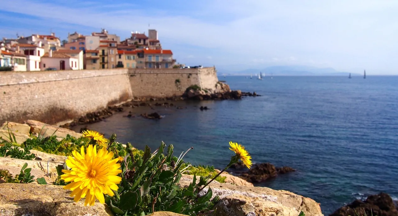 Camping Vacaf Côte d'Azur - CampingDirect